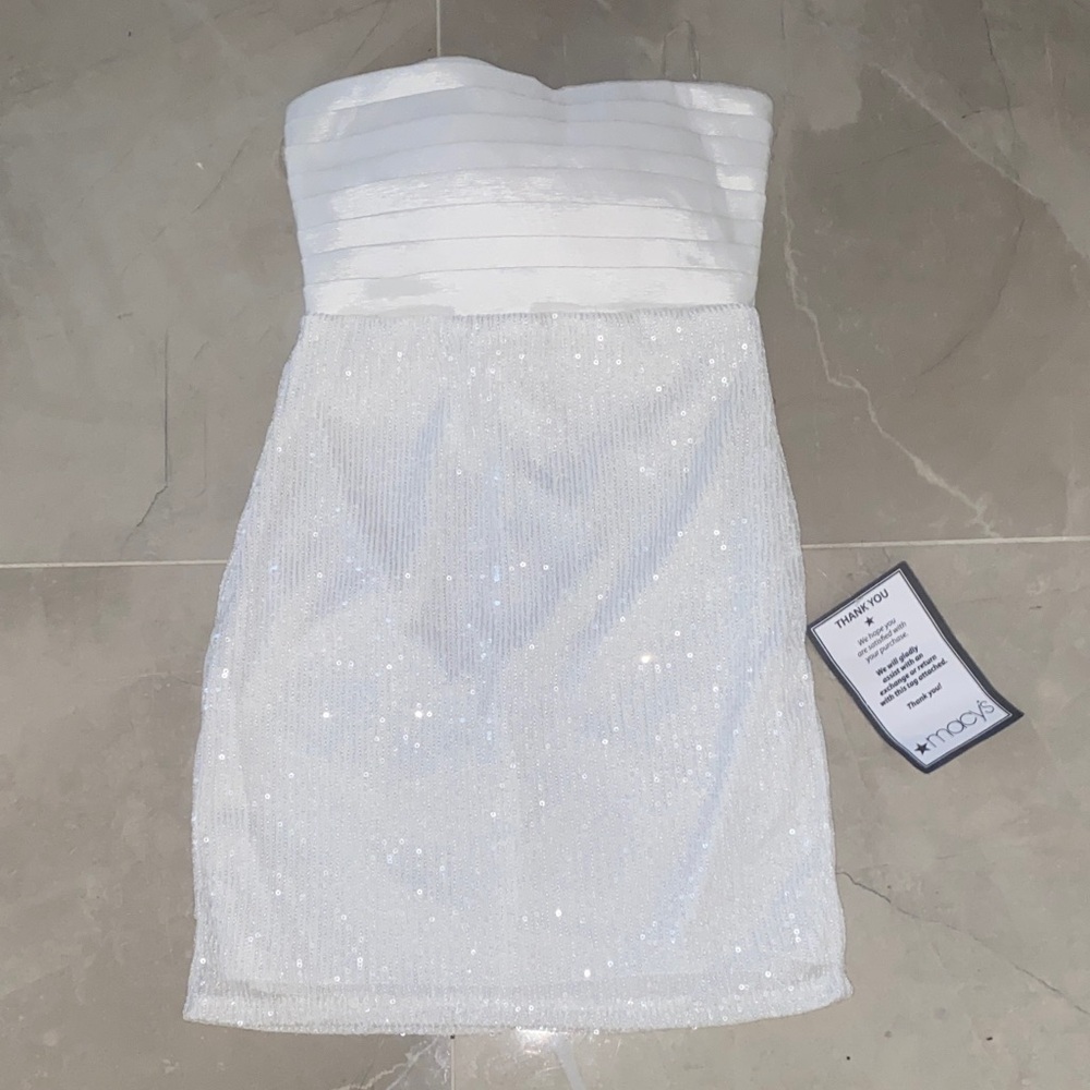 Macy's Strapless White Sequin Dress with a bow at the back! Size small women’s